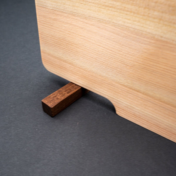 Hitohira Hinoki Thin Cutting Board with Stand (Medium) - Tetogi