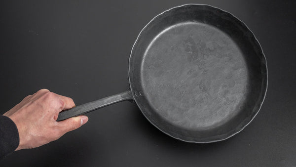 Kanatoko Hand Forged Iron Frying Pan (Medium) - Tetogi