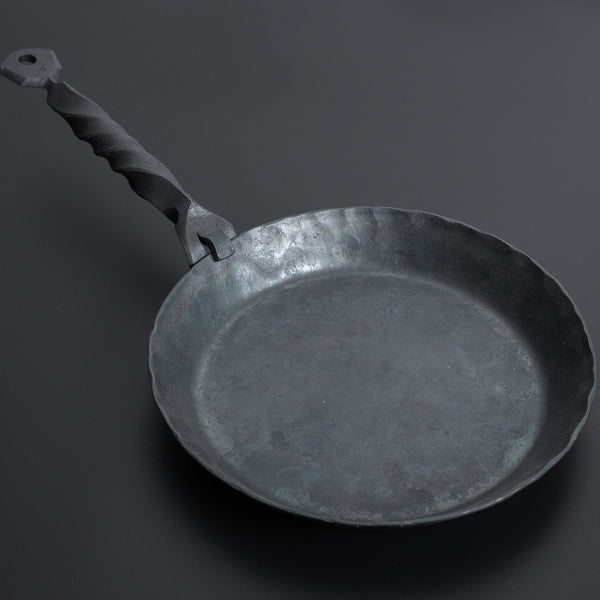 Kanatoko Hand Forged Iron Frying Pan (Removable Handle/ Nejiri) - Tetogi