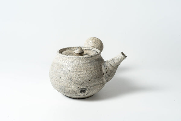 Komon Okuda Teapot Low Kohiki Haiyu (white slip glaze & ash glaze) - Tetogi