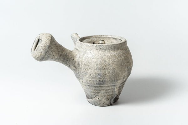 Komon Okuda Teapot Tall Kohiki Haiyu (white slip glaze & ash glaze) - Tetogi