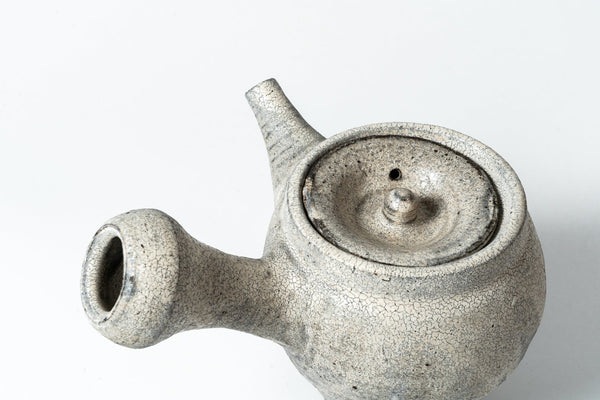 Komon Okuda Teapot Tall Kohiki Haiyu (white slip glaze & ash glaze) - Tetogi