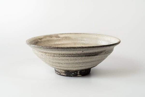 Komon Seji Okuda Asabachi Bowl Medium Kohiki Haiyu (white slip glaze & ash glaze) - Tetogi